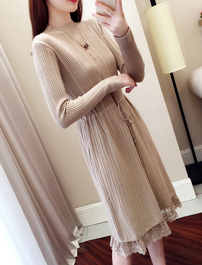 Strikket Sweater Kjole med Flæser og Sløjfe – Sort, Karamel, Mørk Kaffe og Khaki